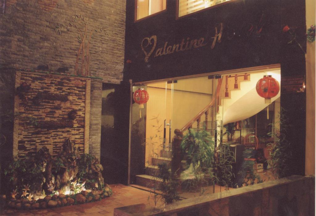 Valentine Hotel - Hong Ha Hanoi Exterior photo